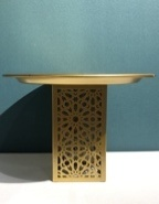 RAISED METAL TRAY WITH STAND FA2496